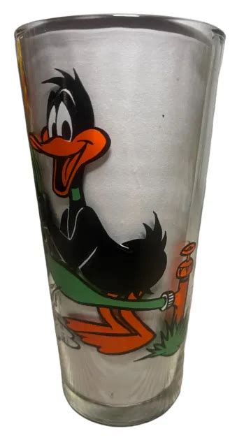 Vintage 1976 Pepsi Warner Bros Collector Series Glass Daffy Duck And Pepe