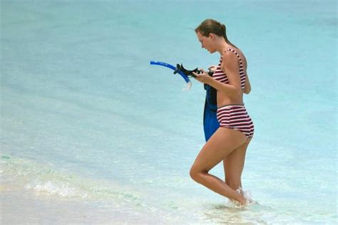 Creepy Taylor Swift Bikini Pics From Vacation With