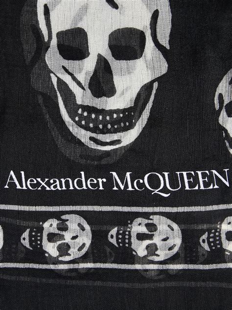 alexander mcqueen alexander mcqueen skull print scarf black