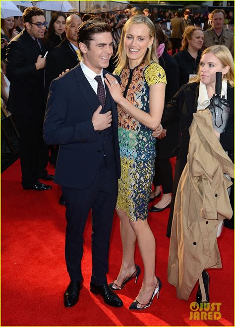 zac efron and taylor schilling lucky one london premiere photo