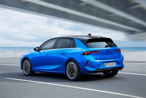 electric opel  vauxhall astra announced  hatchback  sports