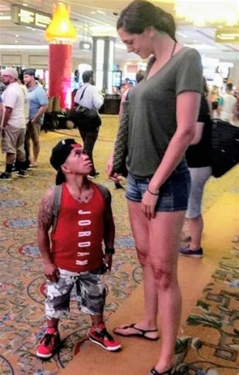 tall vs short by zaratustraelsabio on deviantart tall girl short guy