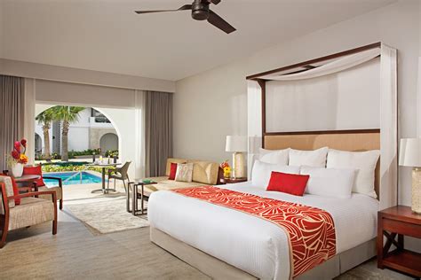 worlds  hotel rooms top  swim  suites kenwood travel blog