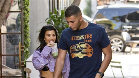 kourtney kardashian shows off her toned abs on date with