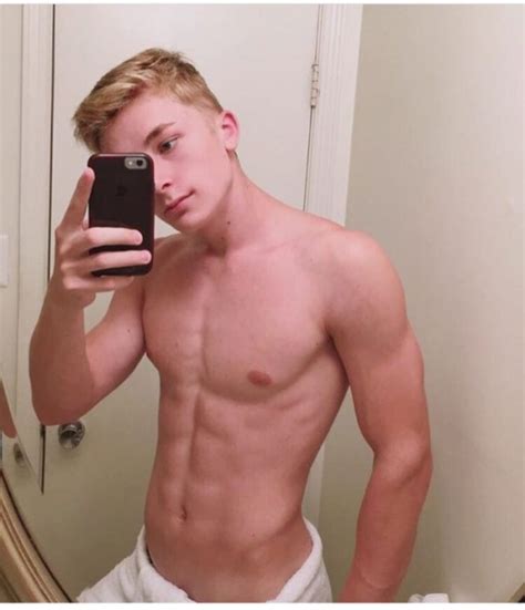 naked guys selfies — hot nude guys self pics from instagram tumblr snapchat kik twitter