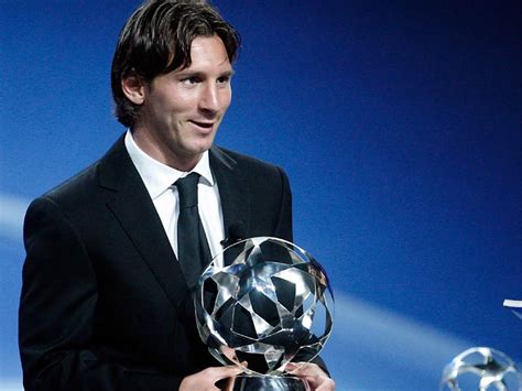 lionel messi wins uefa footballer of the year award 2009 fear of bliss