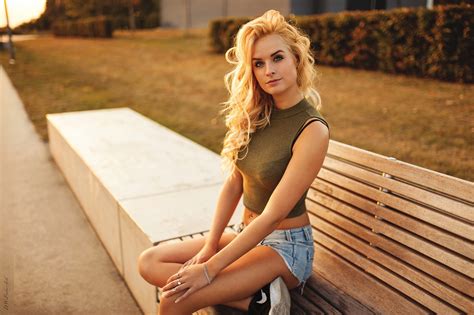 wallpaper women blonde depth of field sunset long hair blue eyes