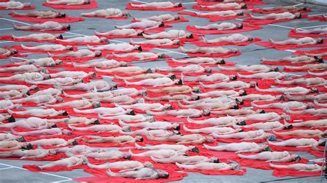 spencer tunick in melbourne nude photo shoot in prahran herald sun