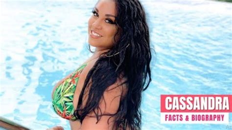 cassiie melinda plus size model instagram influencer curvy model