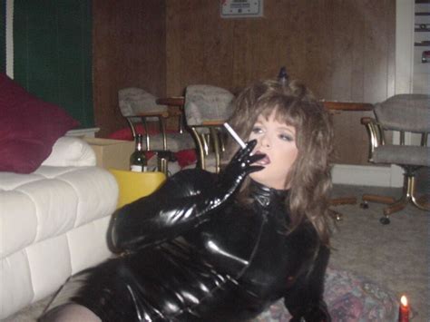 smoking crossdressing sluts fetish porn pic