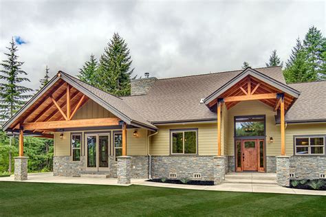 craftsman ranch house plan   family home plans blog