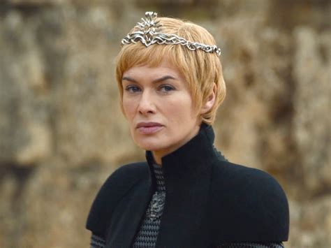 Game Of Thrones Hidden Meanings In Sansa S Queen In The North Gown