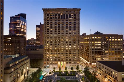embassy suites  hilton pittsburgh downtown  pittsburgh pa hotels