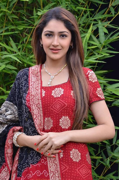 actress sayyeshaa saigal stills from akhil movie interview indian girls villa celebs beauty