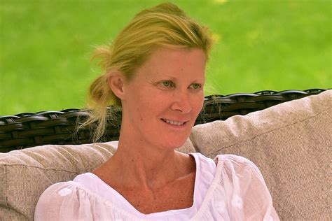recovering sandra lee visits doctor  injury page