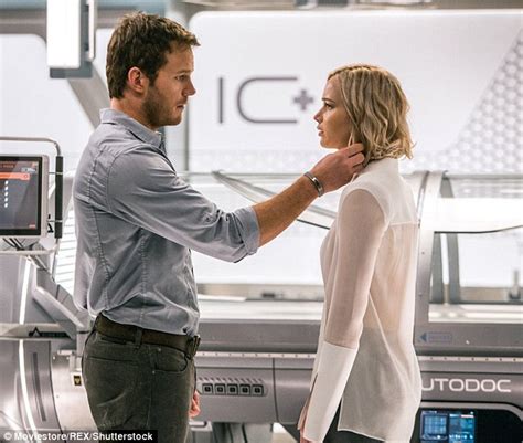 Jennifer Lawrence S On Set Nudity Made Folk Uncomfortable Daily Mail