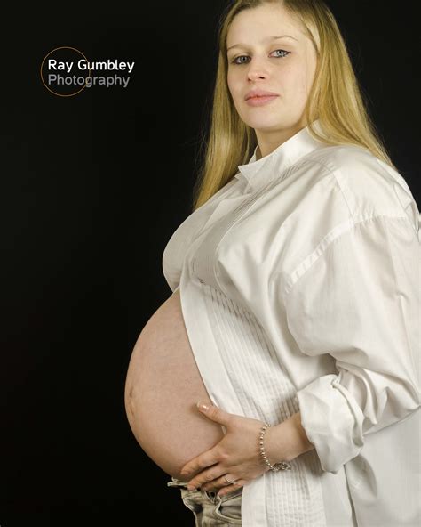 maternity  baby bump portraits ray gumbley photography ray