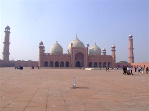 One Of The Worlds Most Beautiful Mosques Badshahi Mosque