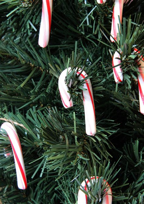 candy cane christmas tree  easy table decoration earning  saving