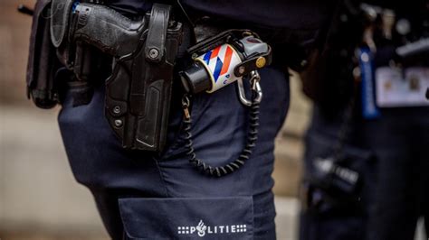 het gaat wel vaker mis bij aanbestedingen van de politie rtl nieuws