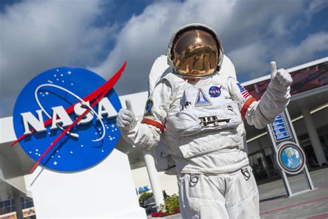 apollo  astronaut anti trump feeling  limit  space investment
