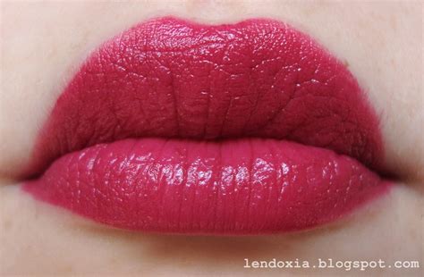 Lendoxia Essence Dark Romance Red Romance Lipstick