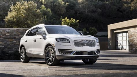 lincoln  unveil monthly subscription leasing option   options  buyers luxury