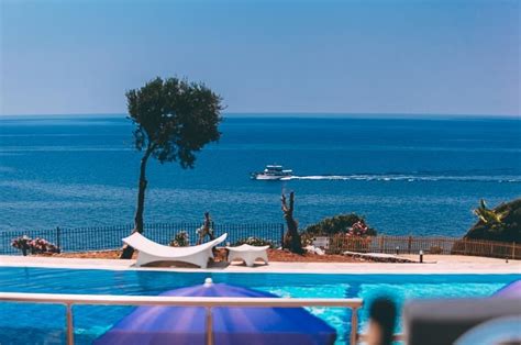 pool sea view outdoor outdoor decor hotel