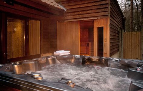 places  stay center parcs center parcs hotel reviews lodges  hot tubs