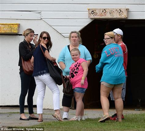 honey boo boo s alanna and her sisters emerge at their