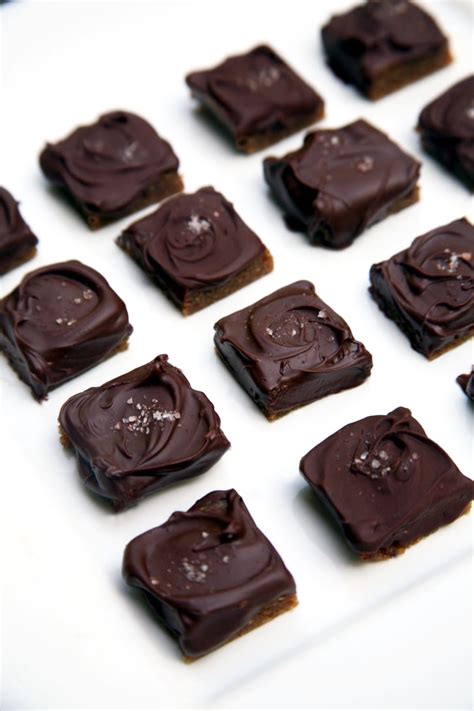 dark chocolate salted caramels 4 ingredient healthy