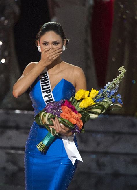 miss universe pia wurtzbach almost nude shows her body in