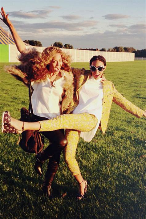 solange knowles deletes pictures of beyonce from instagram