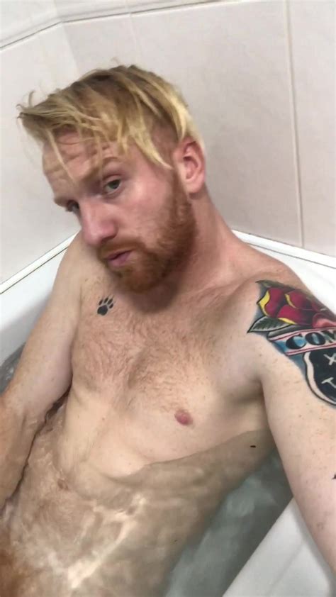 Straight Ginger Men In His Bath