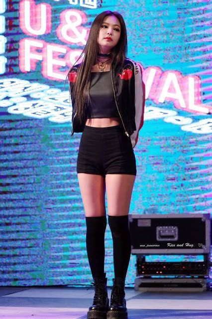 Blackpink Jennie Drops Jaws With Her Perfect Figure Ropa Ropa Kpop