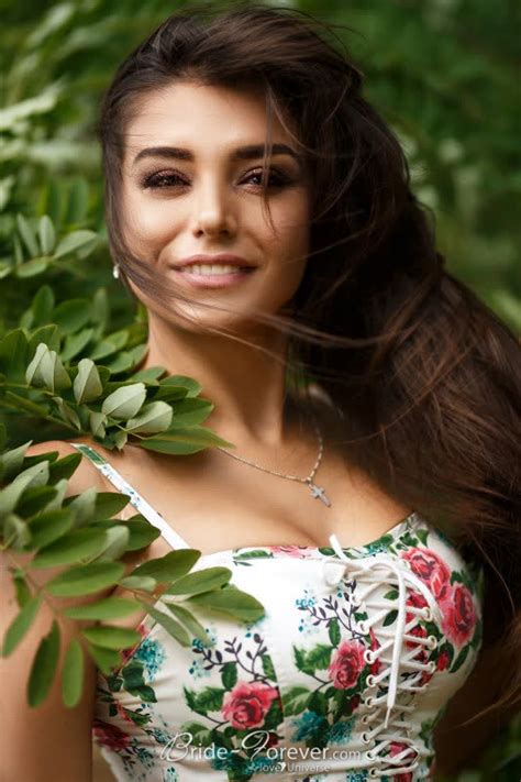 single ukrainian woman alla from kharkiv 40 yo libra brown hair