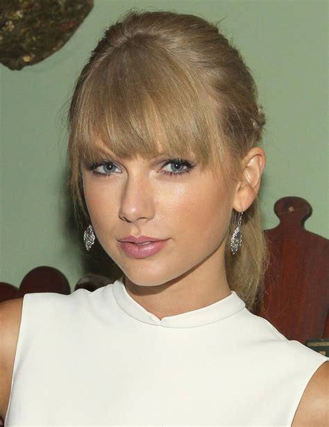 hot pictures  taylor swift