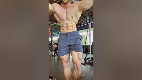 piotr wojtowicz bodybuilder posing chest arm abs quads youtube