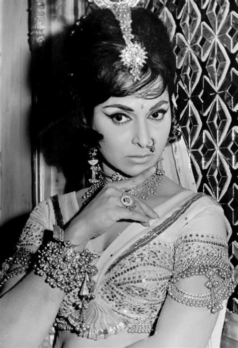 waheeda rehman bollywood indian film actress vintage bollywood