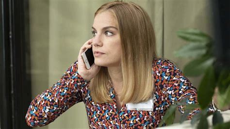 anna chlumsky teases veep series finale and amy s satisfying ending