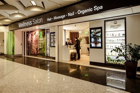 the world best airport salons