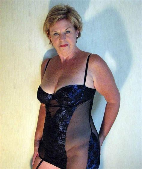 hottest canadian granny nude full size picture 9