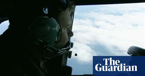 mh370 australian pilots spot orange debris in hunt for missing