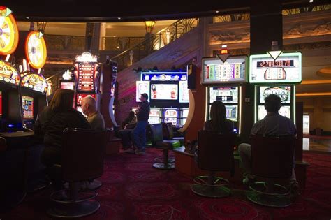 nevada casinos  struggling   las vegas strip  ringing  washington post