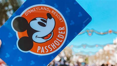 disney begins issuing refunds   annual passholders