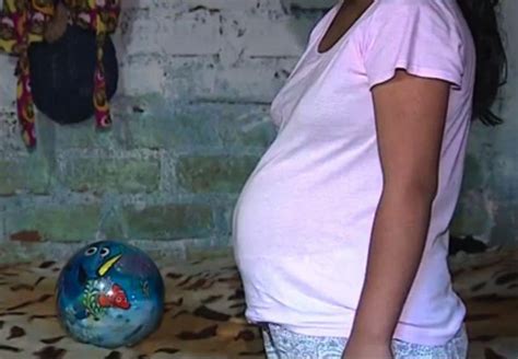 “las niñas embarazadas de 14 años se están muriendo” dijo ex