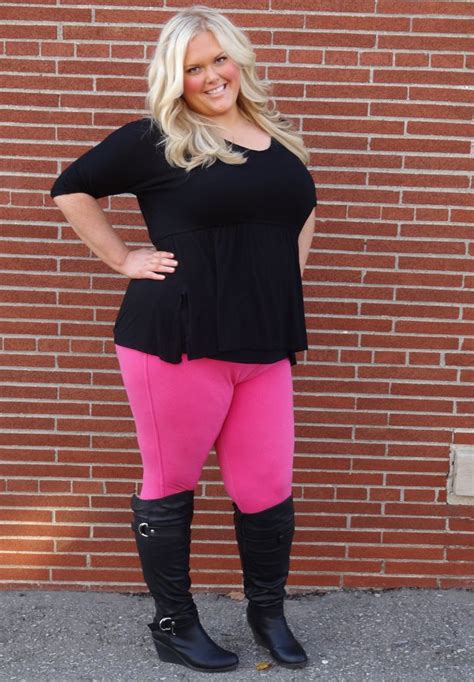 pink jeggings i want this outfit curvy girl outfits