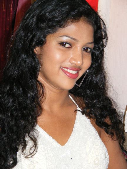 sri lankan crazy chicks hot sexy celebrities pictures