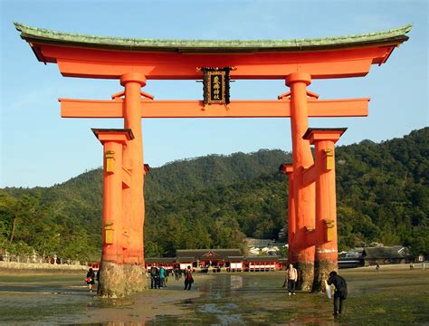 filetorii  itsukushima shrinejpg wikimedia commons
