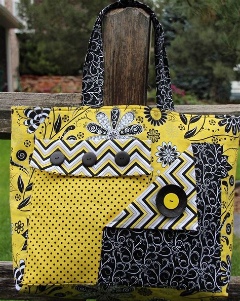 pockets  plenty tote bag pattern bags quilted purses